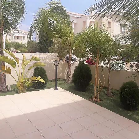 Anthorina 17 فيلة بروتاراس
